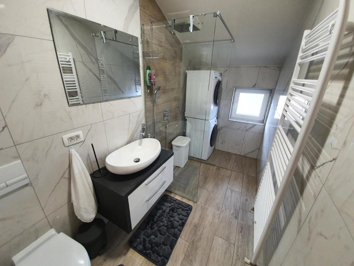 Apartman Bozur **** Satnica Dakovacka Eksteriør bilde