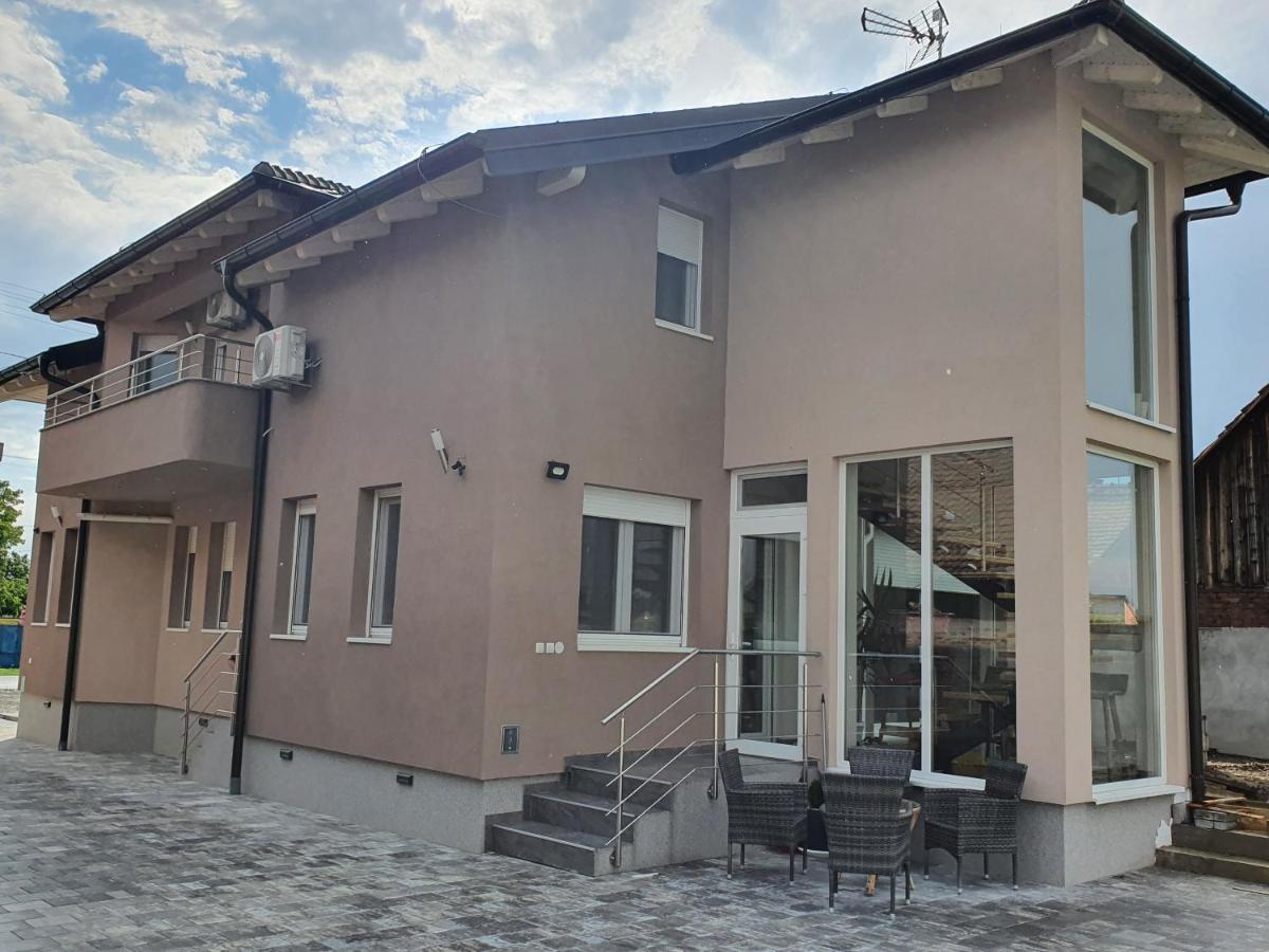 Apartman Bozur **** Satnica Dakovacka Eksteriør bilde