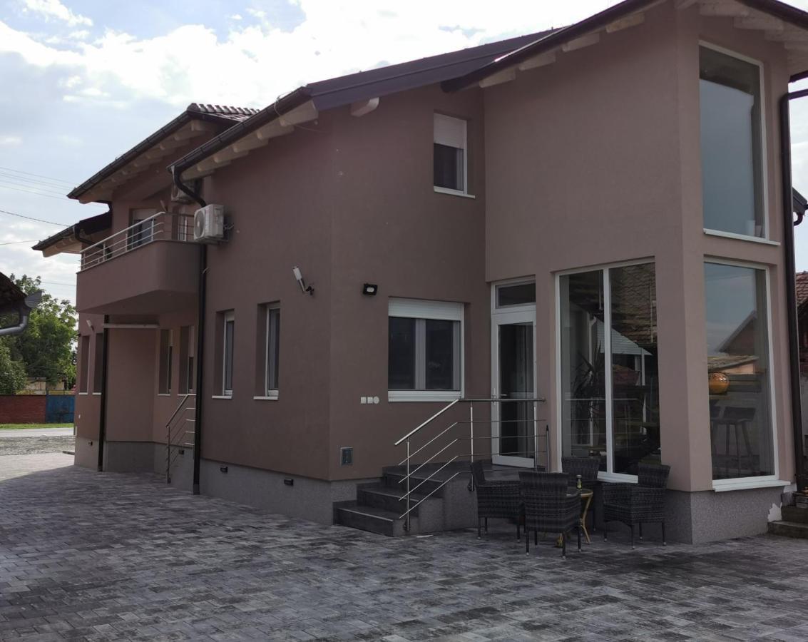 Apartman Bozur **** Satnica Dakovacka Eksteriør bilde