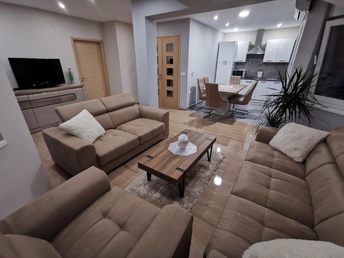 Apartman Bozur **** Satnica Dakovacka Eksteriør bilde